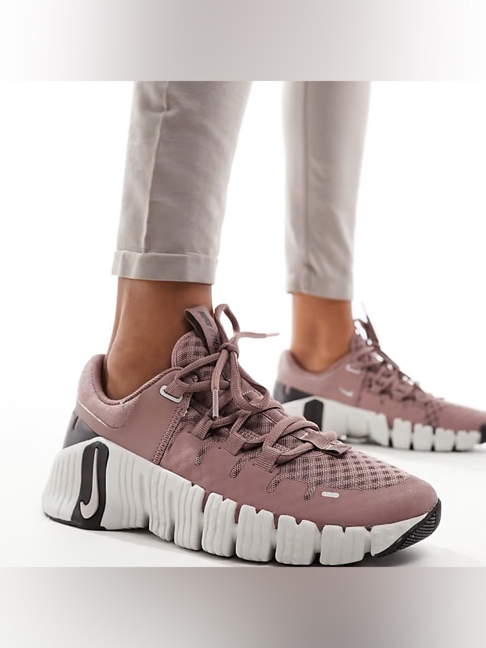 Nike Training Free Metcon 5 trainers sneakers in smokey mauve